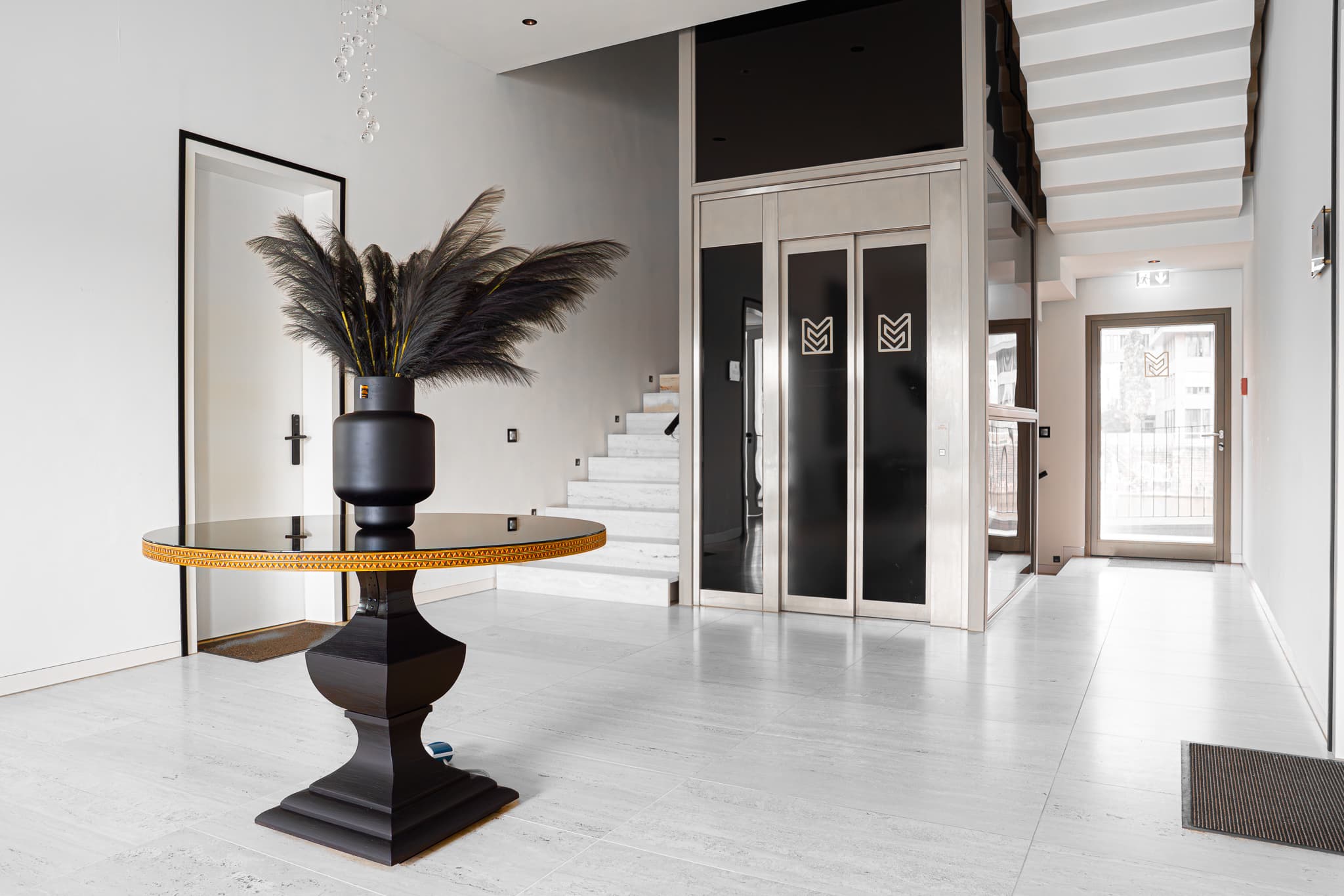 Entrance area of Main Suites Hotel - Image 2