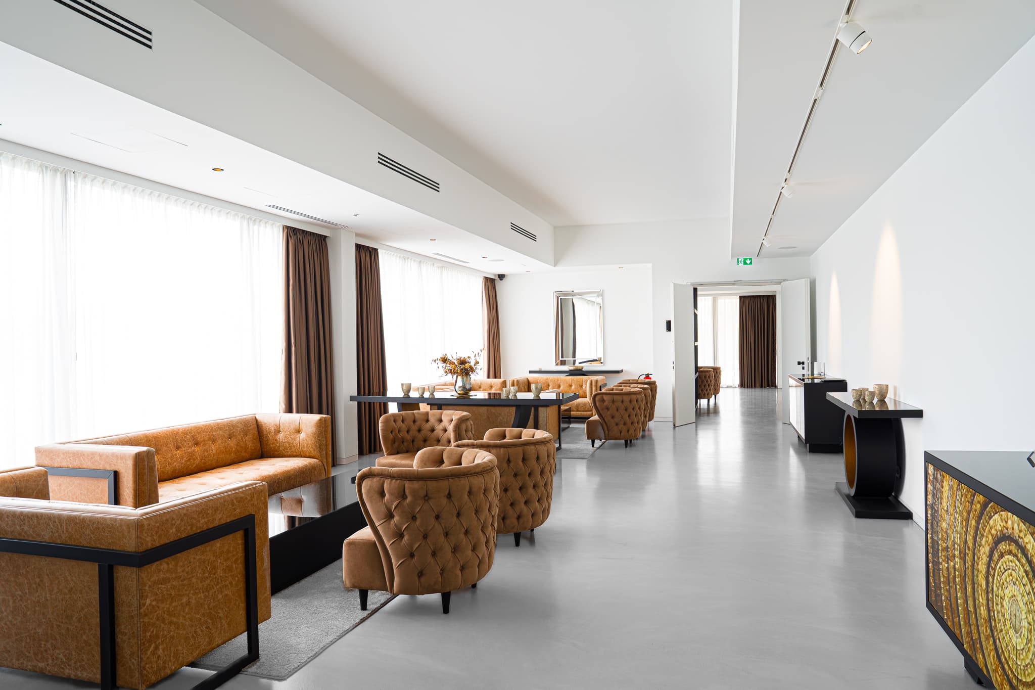 Lobby area of Main Suites Hotel - Image 3