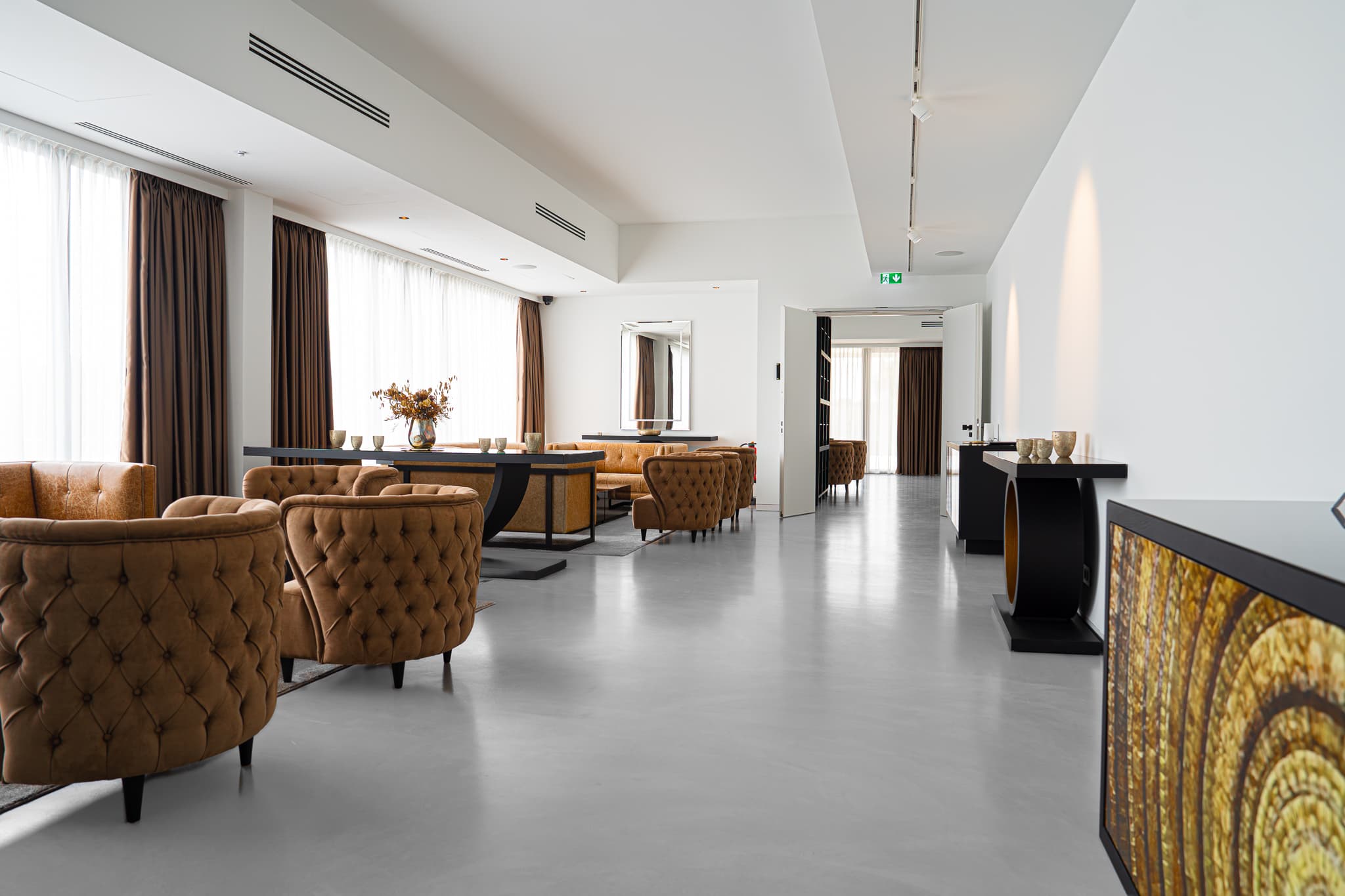 Lobby area of Main Suites Hotel - Image 5