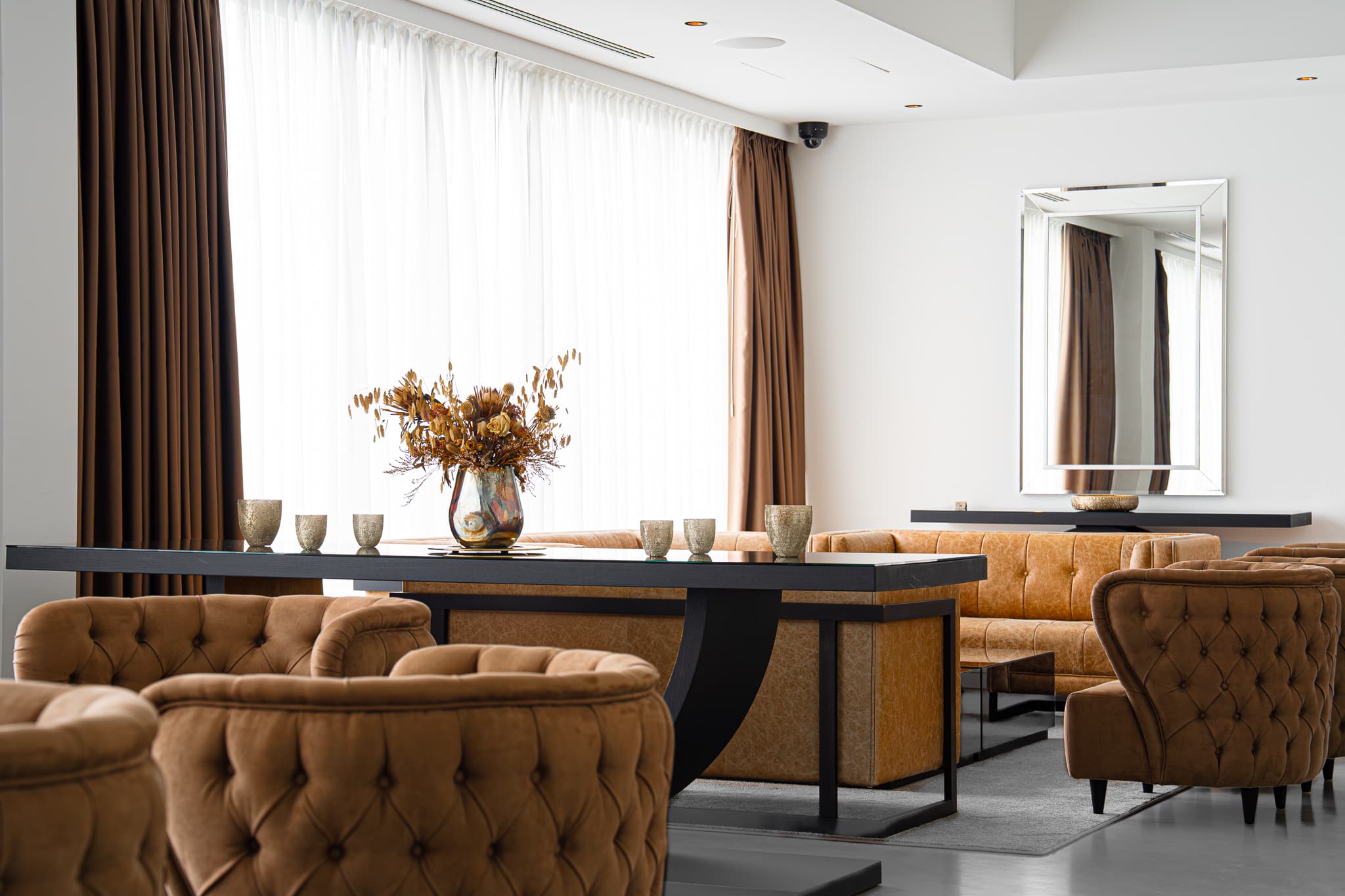 Lobby area of Main Suites Hotel - Image 6