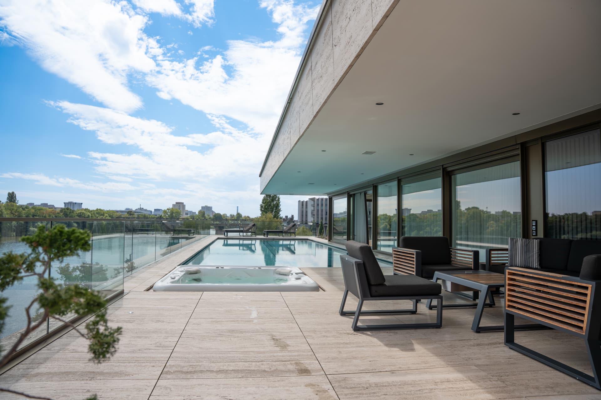 Pool area of Main Suites Hotel - Image 16