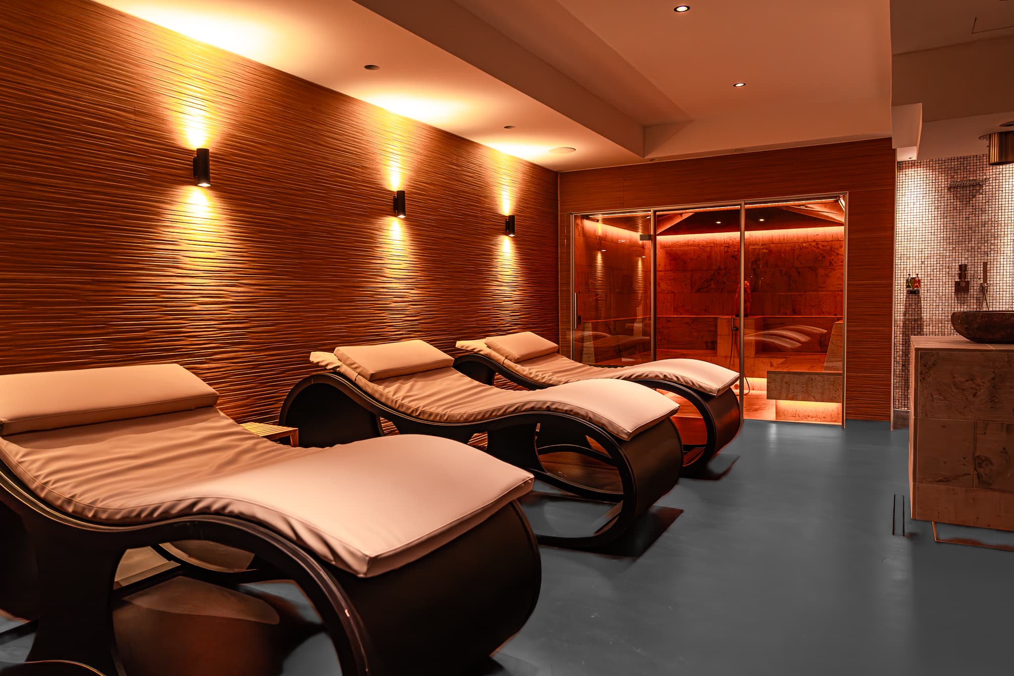 Spa area of Main Suites Hotel - Image 1