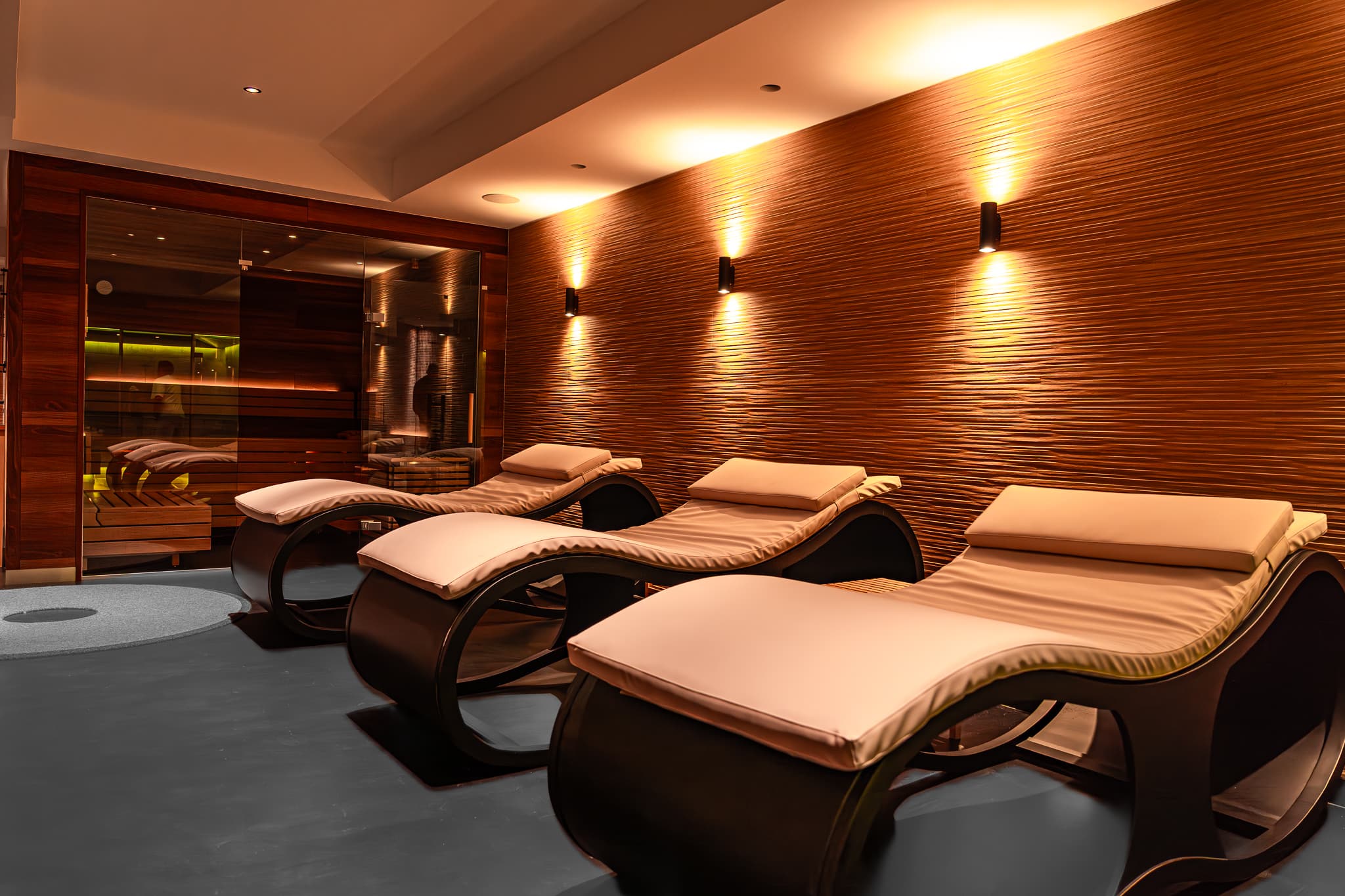 Spa area of Main Suites Hotel - Image 2