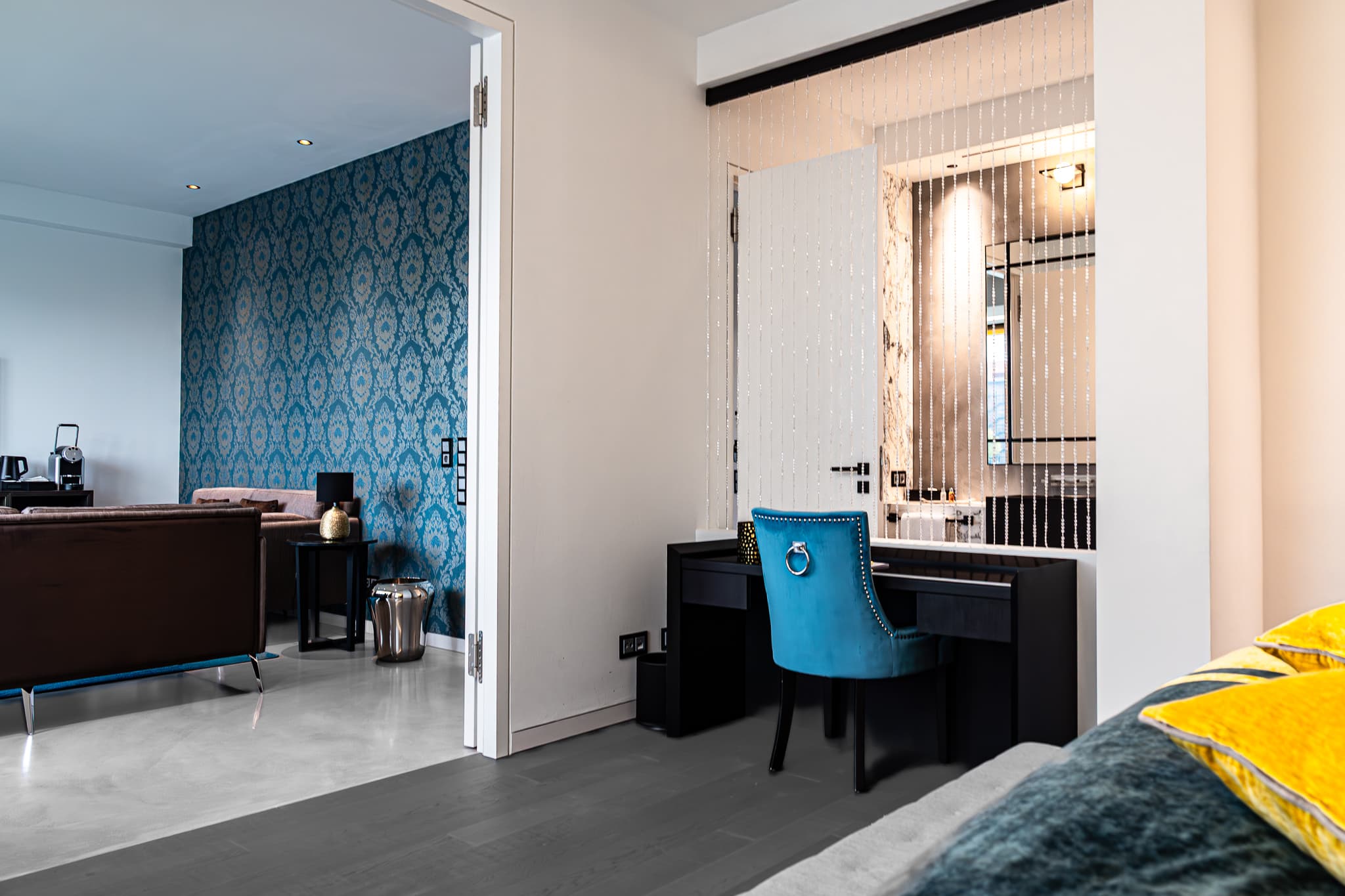 Suites/london area of Main Suites Hotel - Image 2