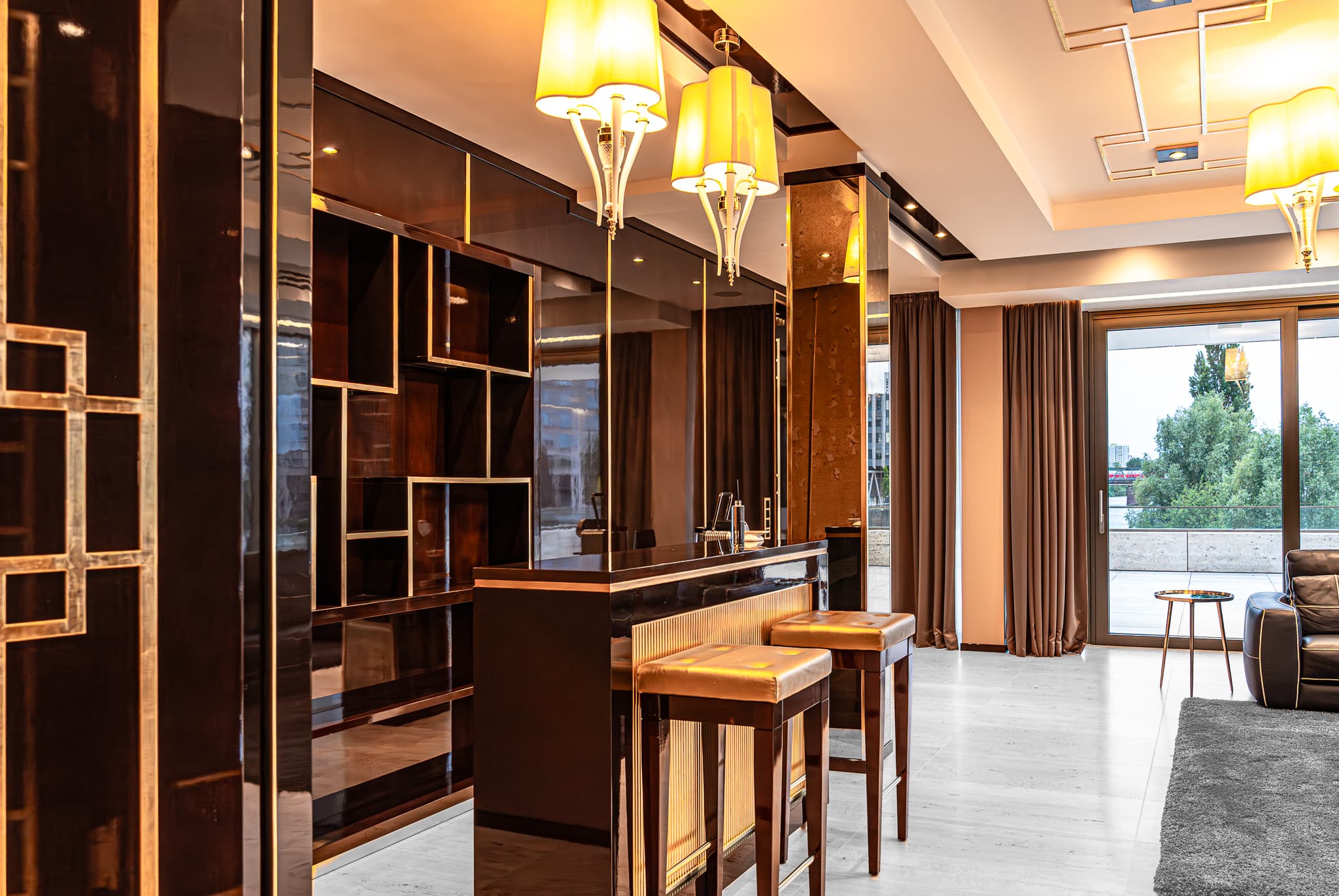 Suites/mega area of Main Suites Hotel - Image 2