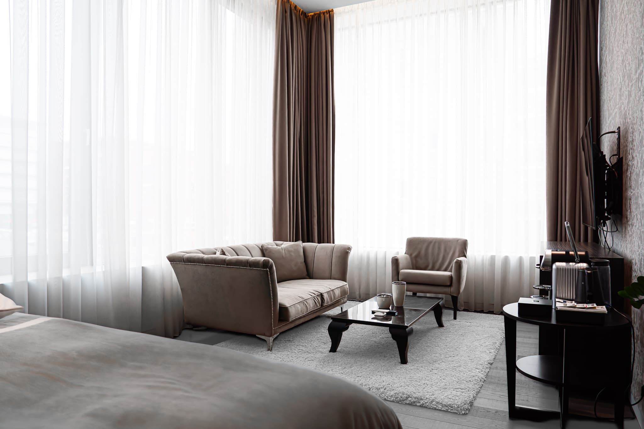 Suites/rome area of Main Suites Hotel - Image 3