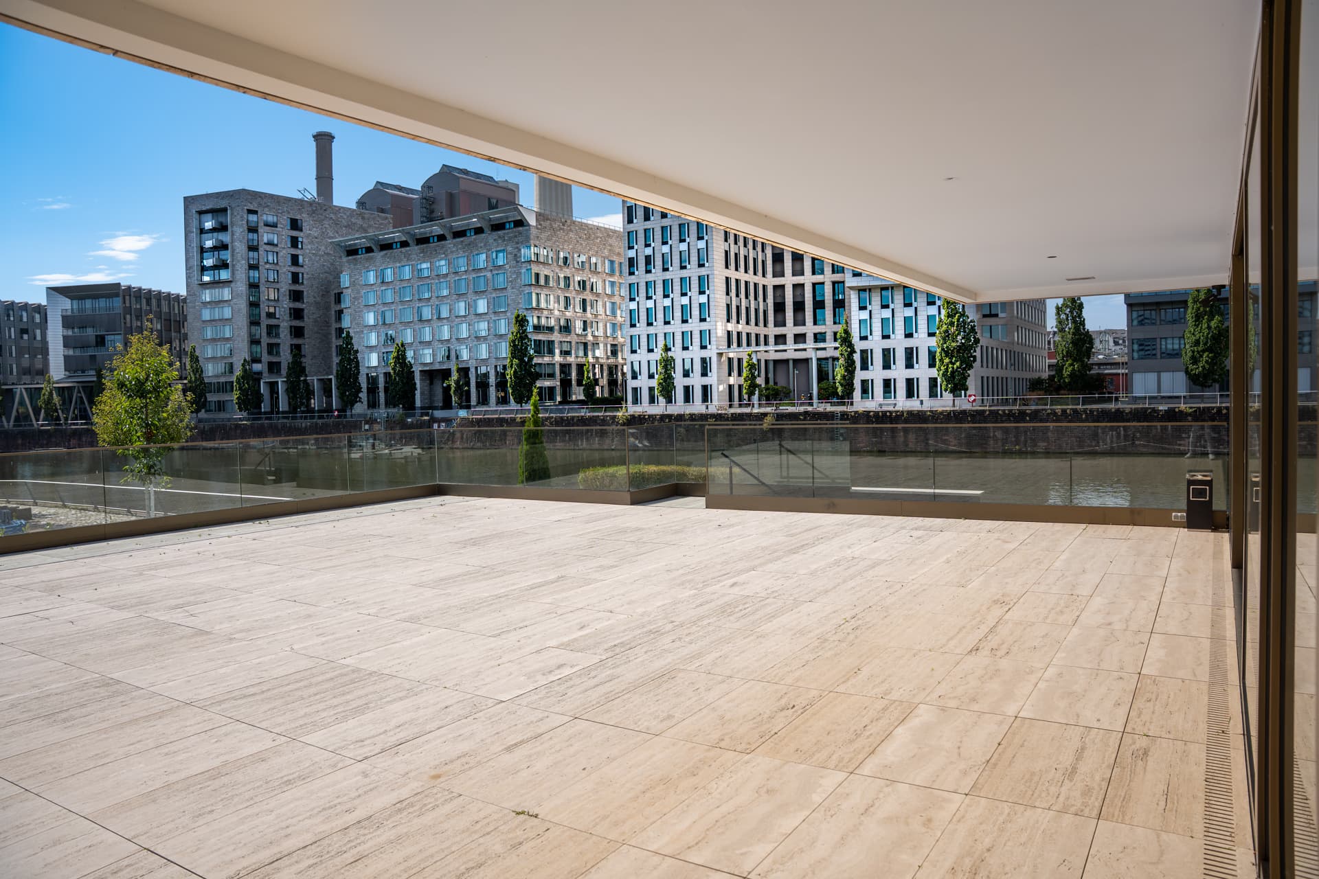 Terrace area of Main Suites Hotel - Image 7