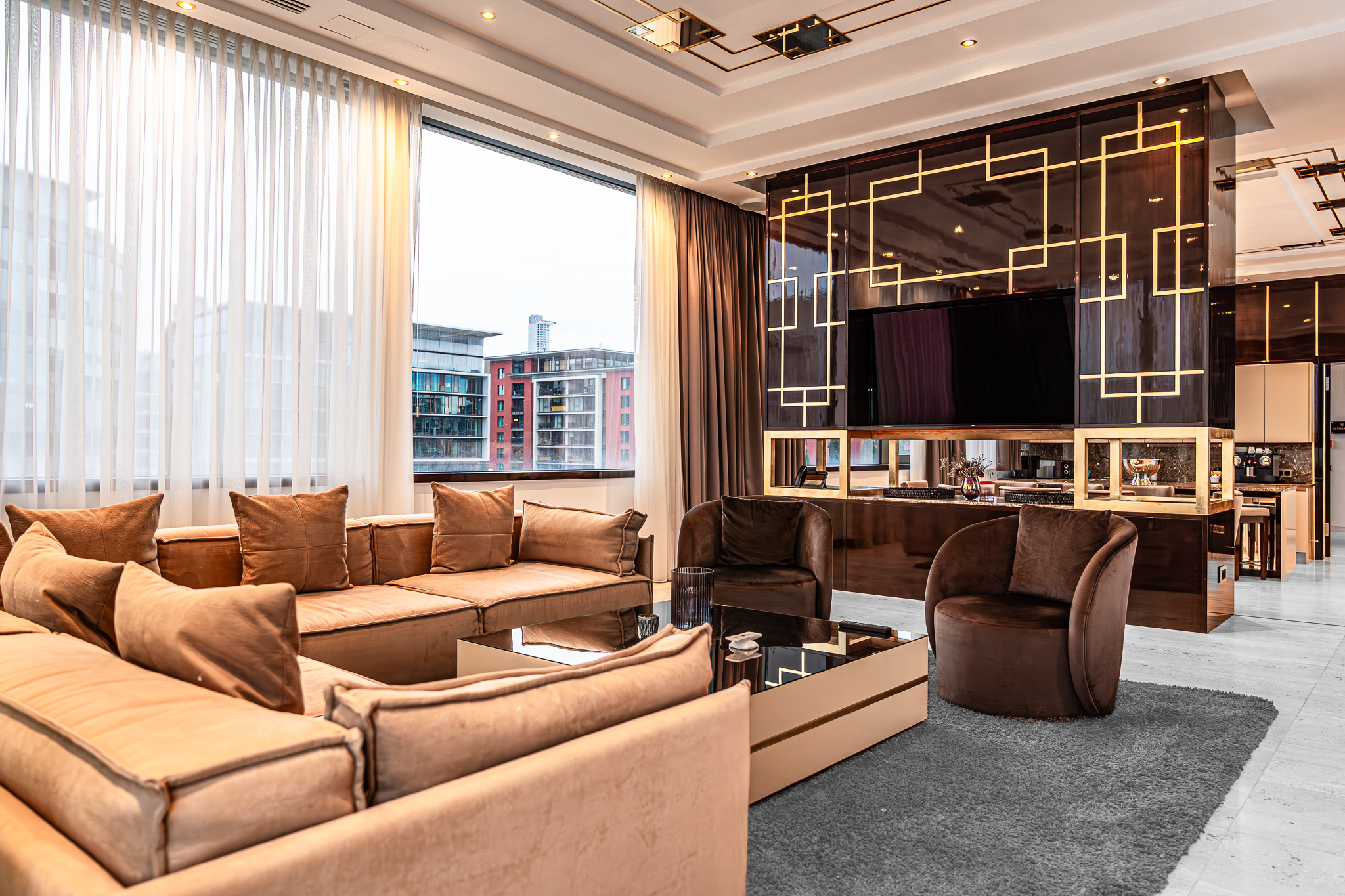 Living & Dining - Image 5